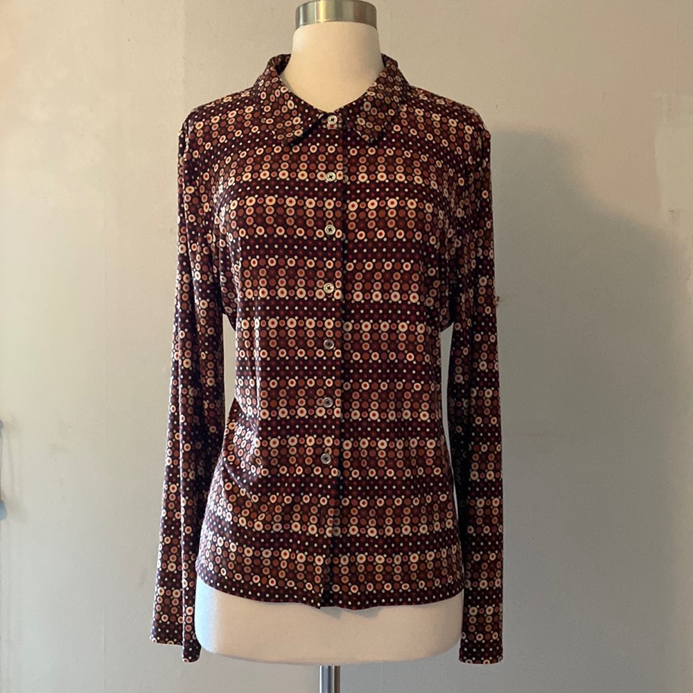 Like new, retro style long sleeve 70s blouse